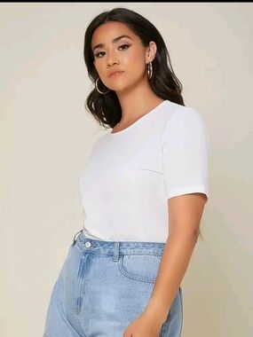 Womens Classic White Crewneck Short-Sleeve Tee